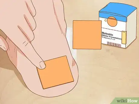 Image titled Apply Different Types of Bandages Step 21