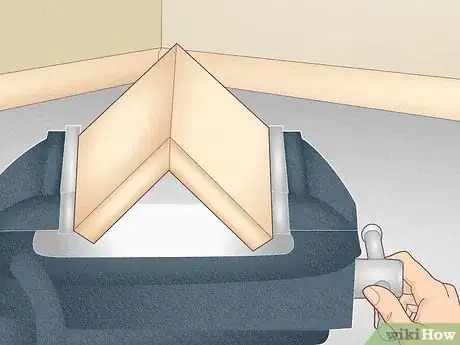 Image titled Make Spline Dovetail Joints Step 3