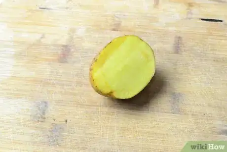 Image titled Make Stamped Wrapping Paper Step 1