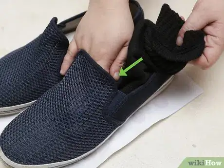 Image titled Use Household Items to Remove Shoe Odors Step 8