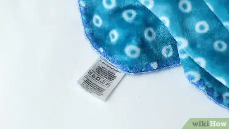 Image titled Wash a Plush Blanket Step 1