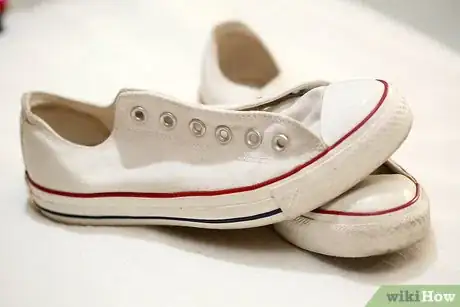 Image titled Clean Converse Shoes Using a Magic Eraser Step 12