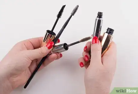 Image titled Make Clumpy Eyelashes Step 2