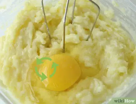 Image titled Make Mashed Potato Puffs Step 5