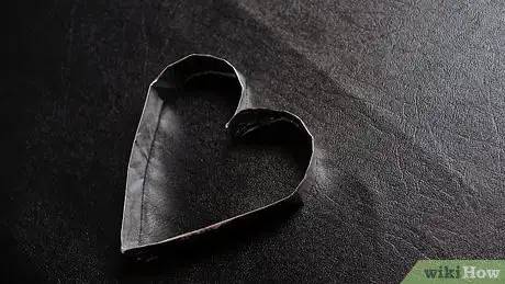 Image titled Make Cookie Cutters from Regular Aluminum Foil Step 5