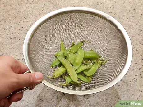 Image titled Clean Snap Peas Step 4