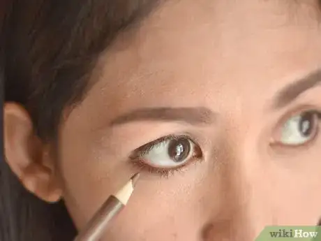 Image titled Give Makeovers at Parties Step 6