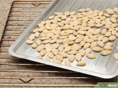 Image titled Make Pumpkin Seeds Step 6