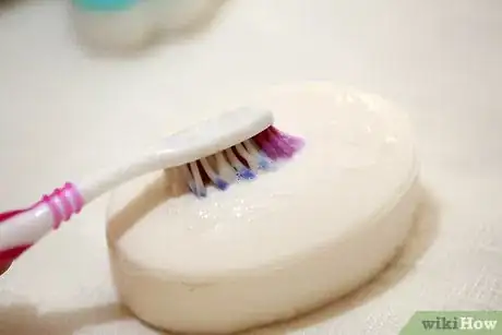 Image titled Clean Converse Shoes Using a Magic Eraser Step 7