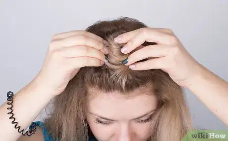 Image titled Achieve a Messy Hair Effect Step 14