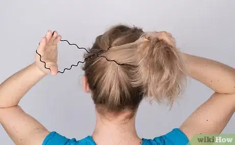 Image titled Achieve a Messy Hair Effect Step 11