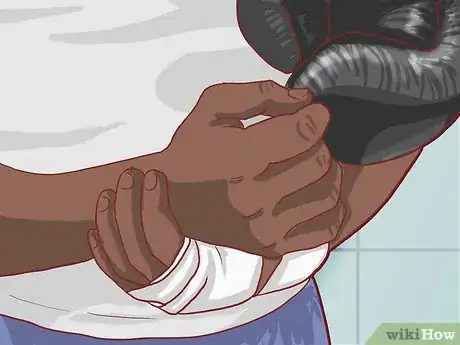 Image titled Know If Your Knuckle Is Broken Step 2