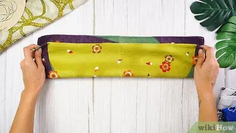 Image titled Cover Your Head and Face with a Scarf Step 4