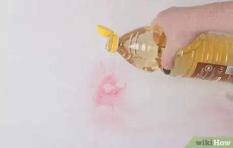 Image titled Remove Paint from an Acrylic Tub or Bath Step 6