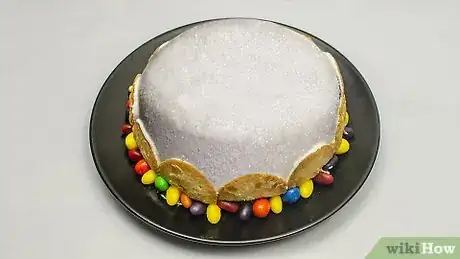 Image titled Decorate a Christmas Cake Step 18