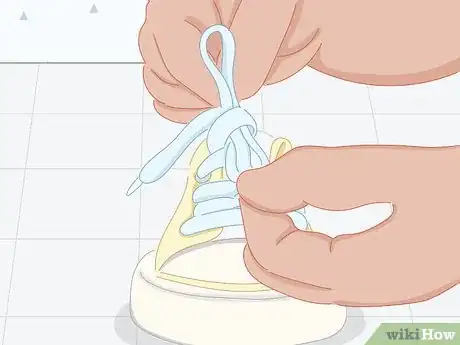 Image titled Teach Your Kids to Tie Their Shoes Step 12