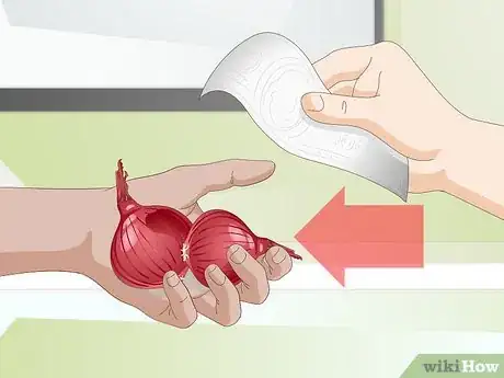 Image titled Use an Onion to Deodorize a Cat Litter Box Step 1