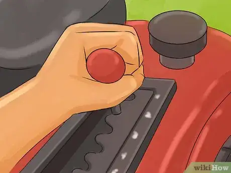 Image titled Mow a Lawn Professionally Step 2