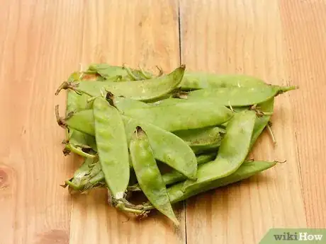 Image titled Clean Snap Peas Step 1