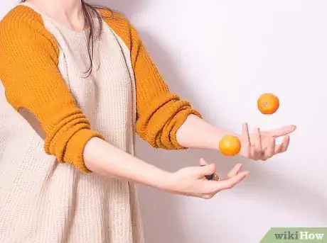 Image titled Teach Juggling Step 10