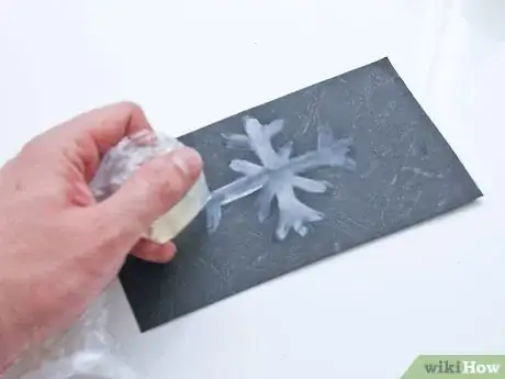 Image titled Sugar Paint Snowflakes Step 7