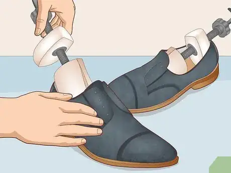 Image titled Keep Suede Shoes from Scuffing Step 3