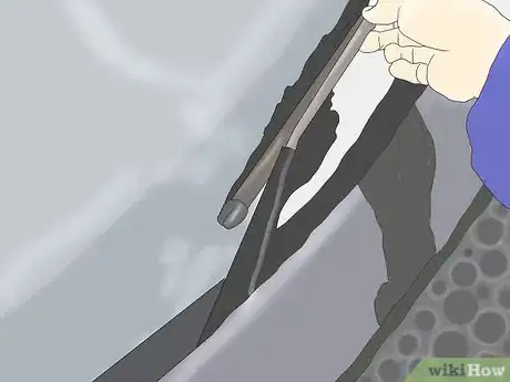 Image titled Replace and Fit Flexi Blade Windscreen Wiper Blades Step 1