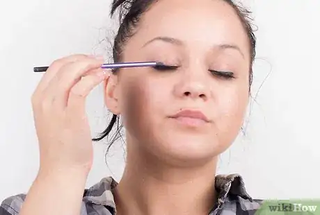 Image titled Make Your Eyelashes Grow Step 8