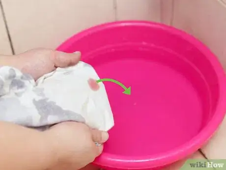 Image titled Get Blood out of Sheets Step 9