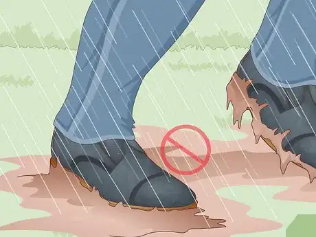 Image titled Keep Suede Shoes from Scuffing Step 4