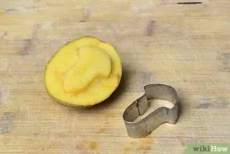 Image titled Make Stamped Wrapping Paper Step 4