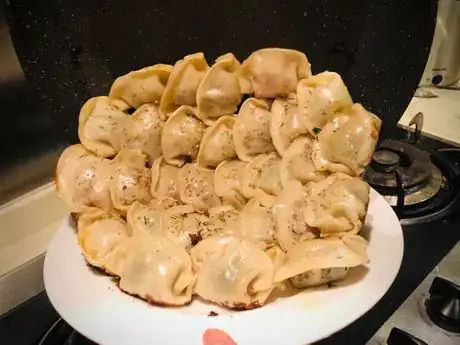 Image titled Puttingonplate.jpeg