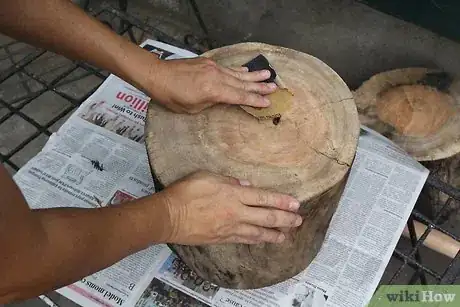 Image titled Make a Tree Stump Coffee Table Step 3