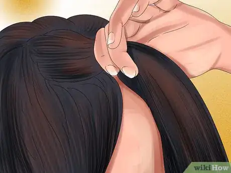 Image titled Razor Cut Your Own Hair Step 5