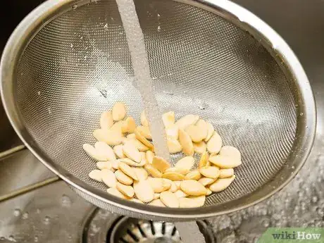 Image titled Make Pumpkin Seeds Step 2