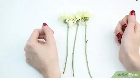 Image titled Make a Daisy Chain Step 8