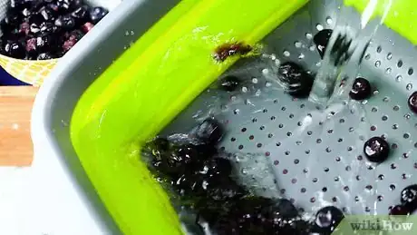 Image titled Puree Blueberries Step 2