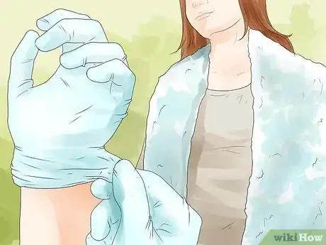 Image titled Lowlight Hair Yourself Step 6