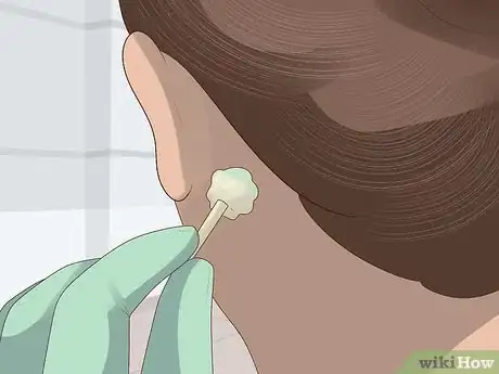 Image titled Bleach Your Hair Step 5