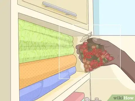 Image titled Store Blankets Step 12