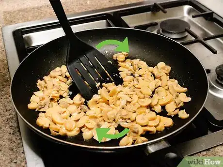 Image titled Make Garlic Mushrooms Step 5