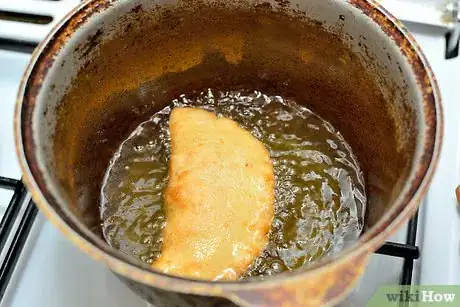 Image titled Make a Panzerotti Step 21