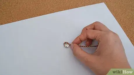 Image titled Draw a Perfect Circle Using a Pin Step 5