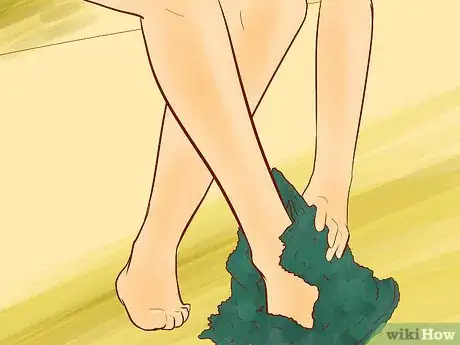 Image titled Use Foot Baths for Athlete’s Foot Step 3