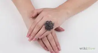 Choose the Right Jewelry for Your Skin Tone and Face Shape