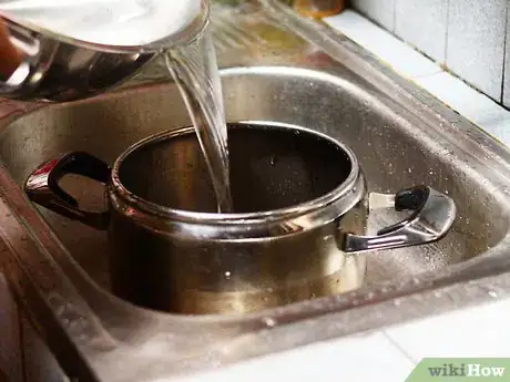 Image titled Clean a Fondue Pot Step 3