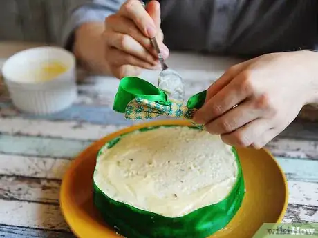 Image titled Add a Ribbon to a Cake Step 8