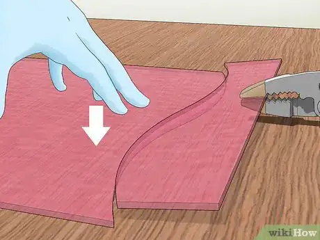 Image titled Cut Glass for Crafts Step 7