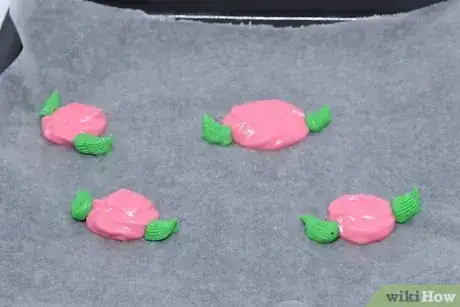 Image titled Make Icing Flowers Step 9