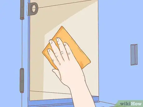 Image titled Organize Your Locker Step 2